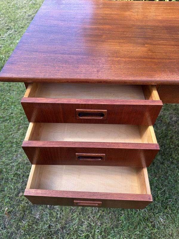 Bureau danois vintage 1960