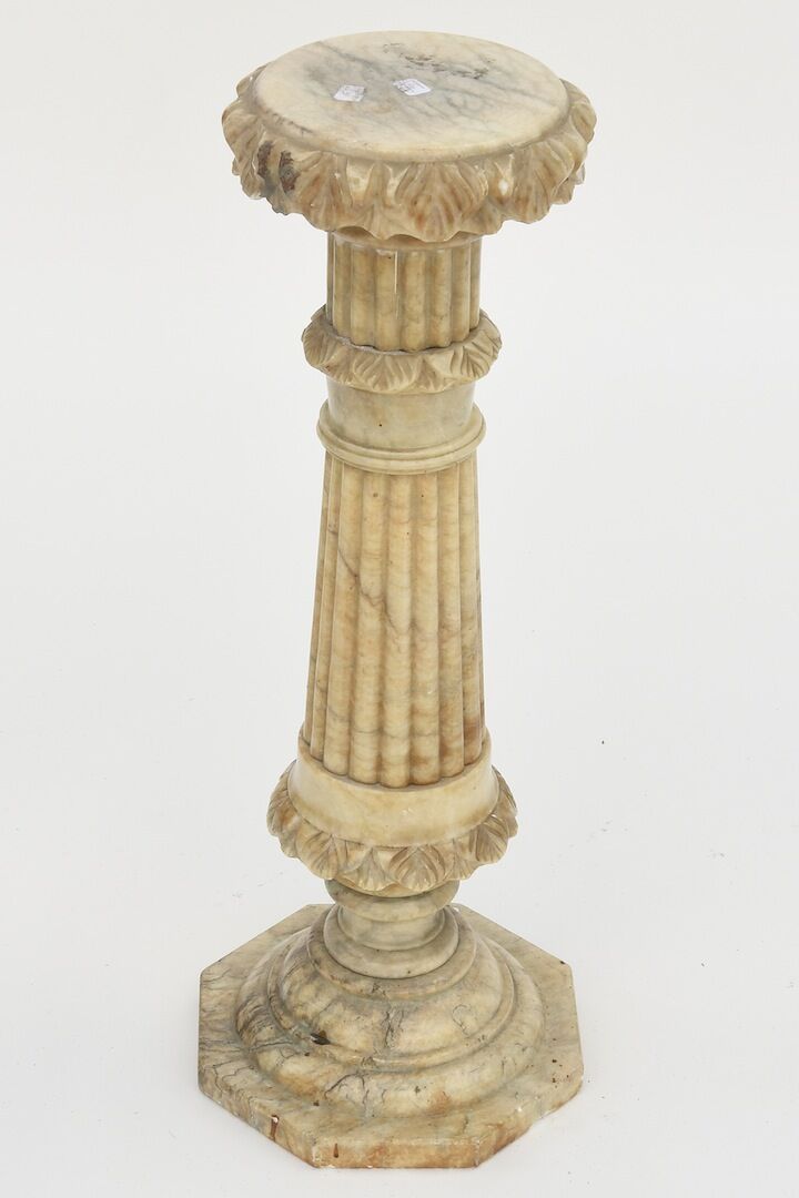 Colonne en albâtre