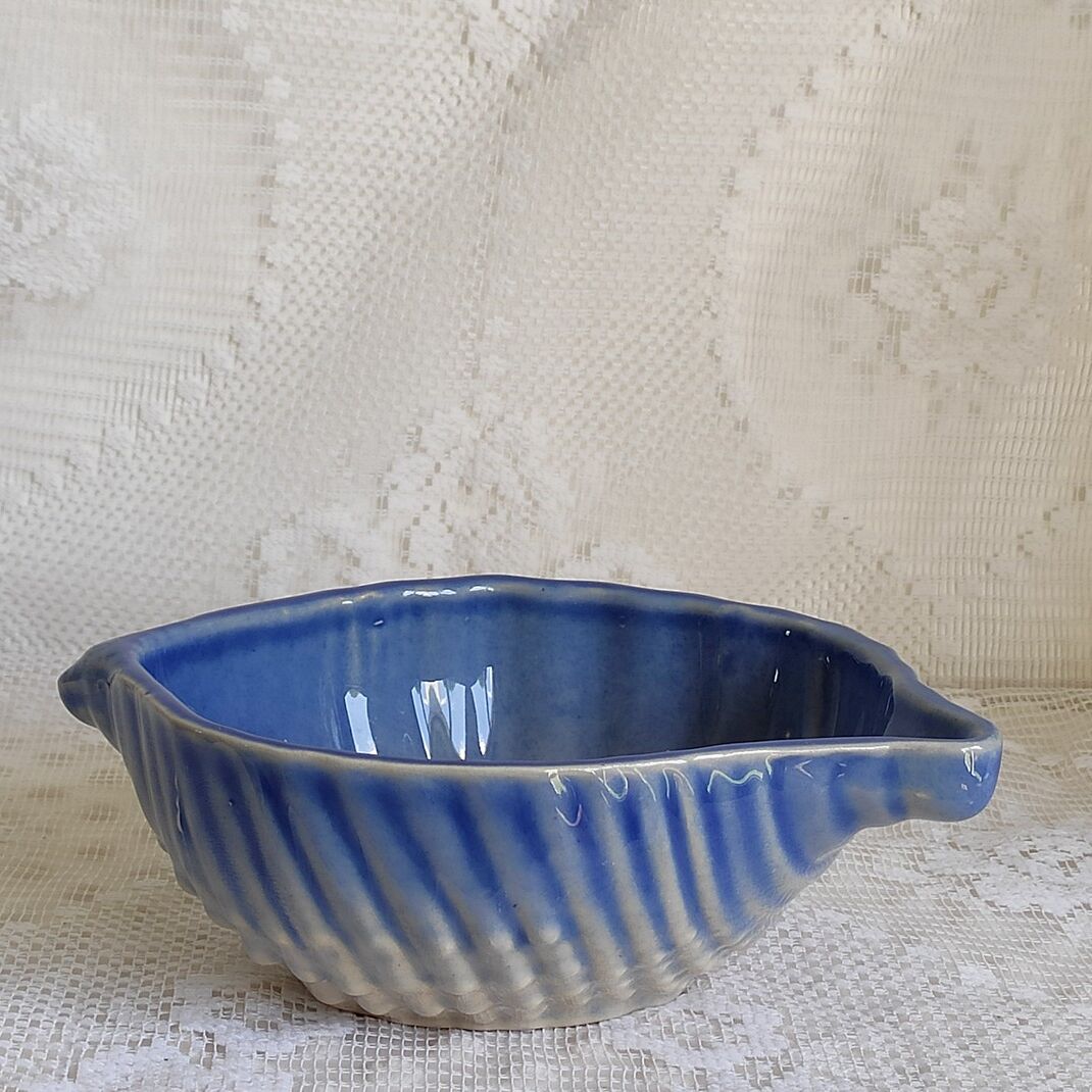 Empty pocket in ceramic