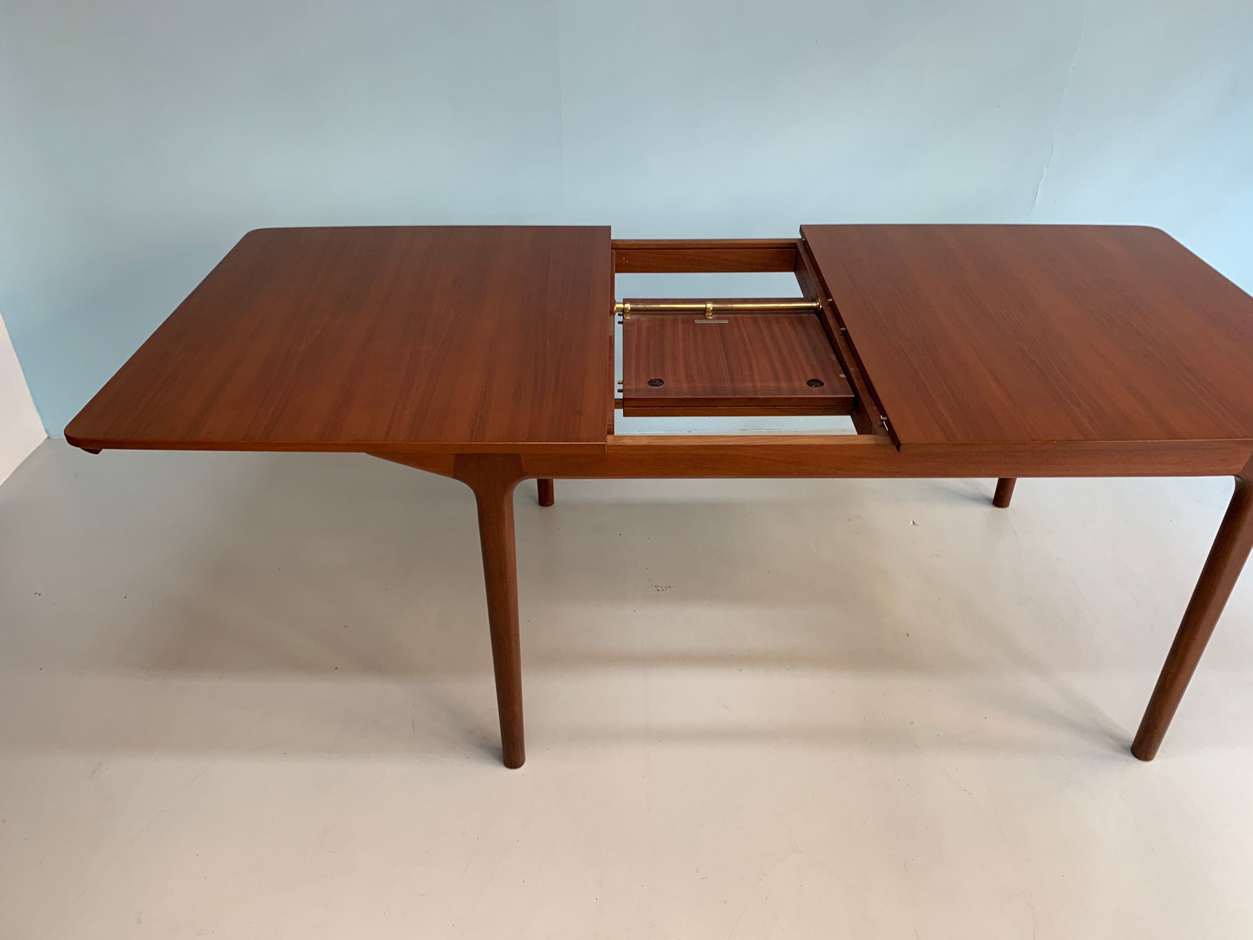 Teak Mcintosh dining table