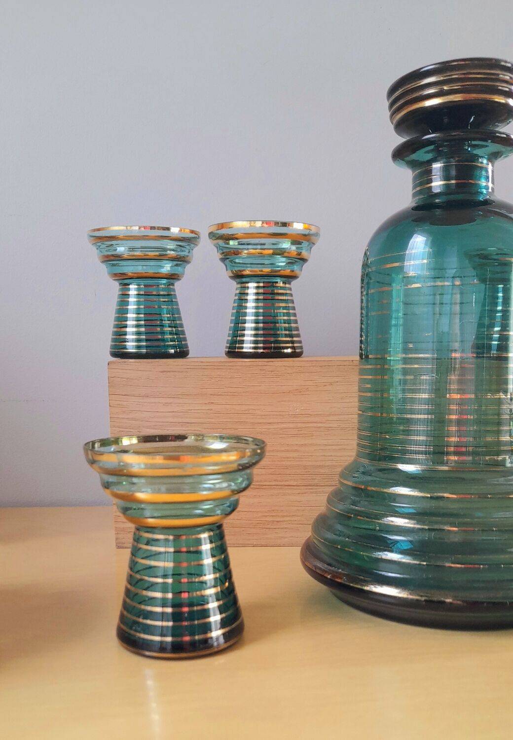 Art Deco Liquor Service