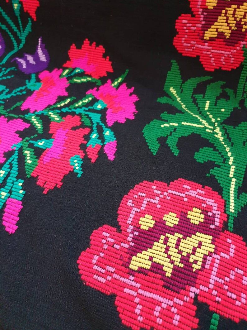 Vintage floral sofa cover, bedspread made by hand 200x150cm in Romania