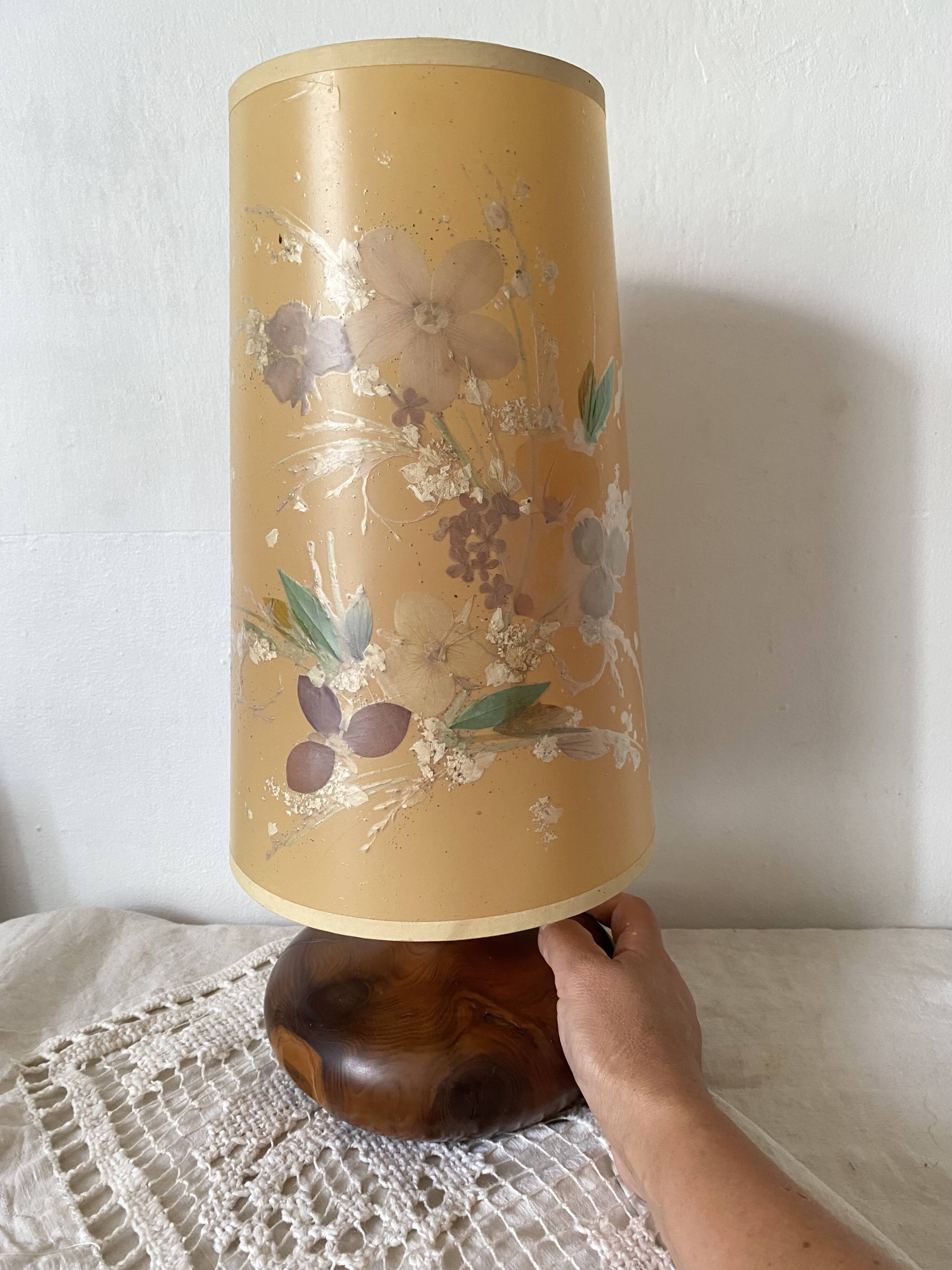 Vintage lamp with wooden base, 44 cm