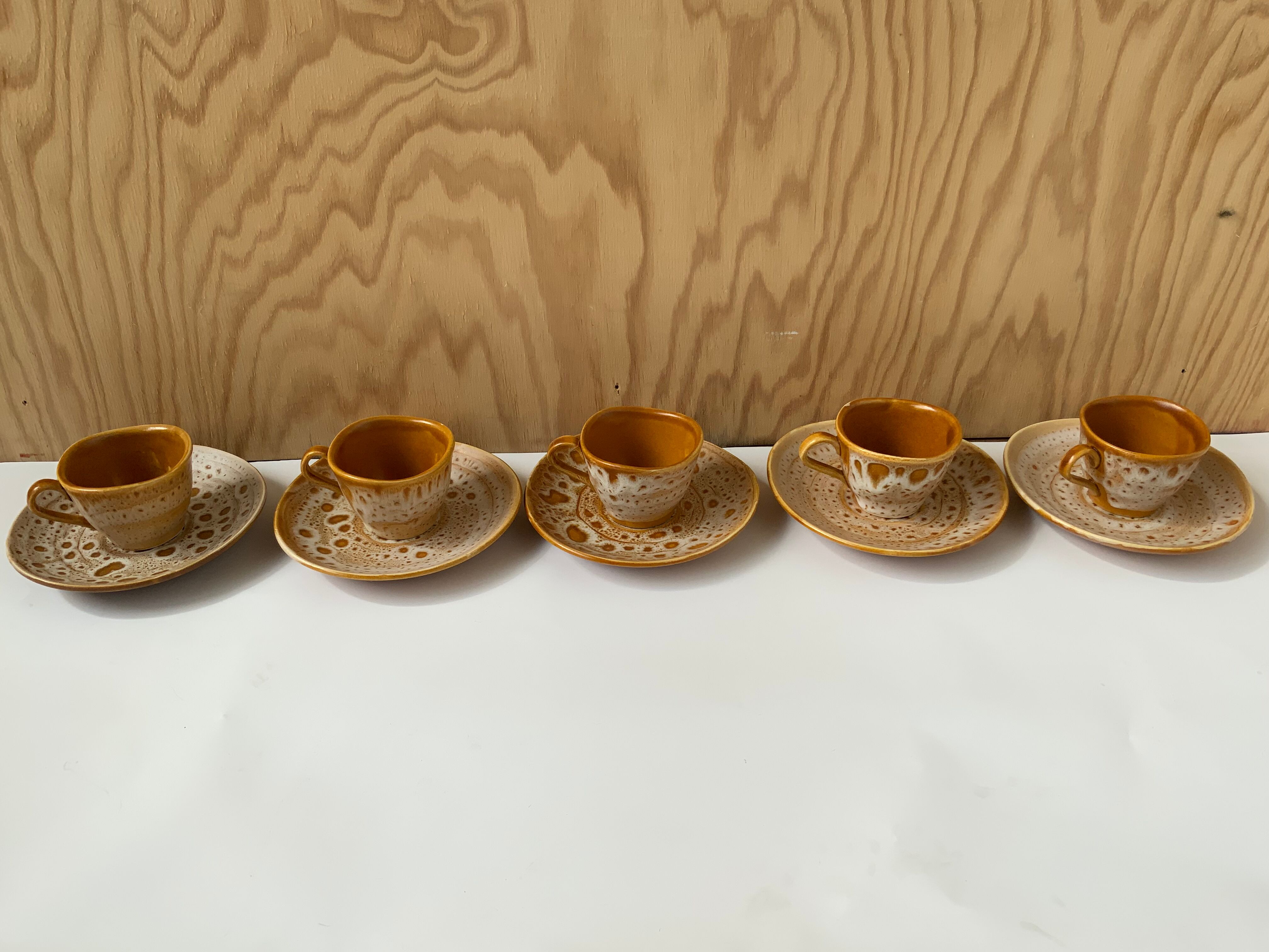 Fawn model coffee cups