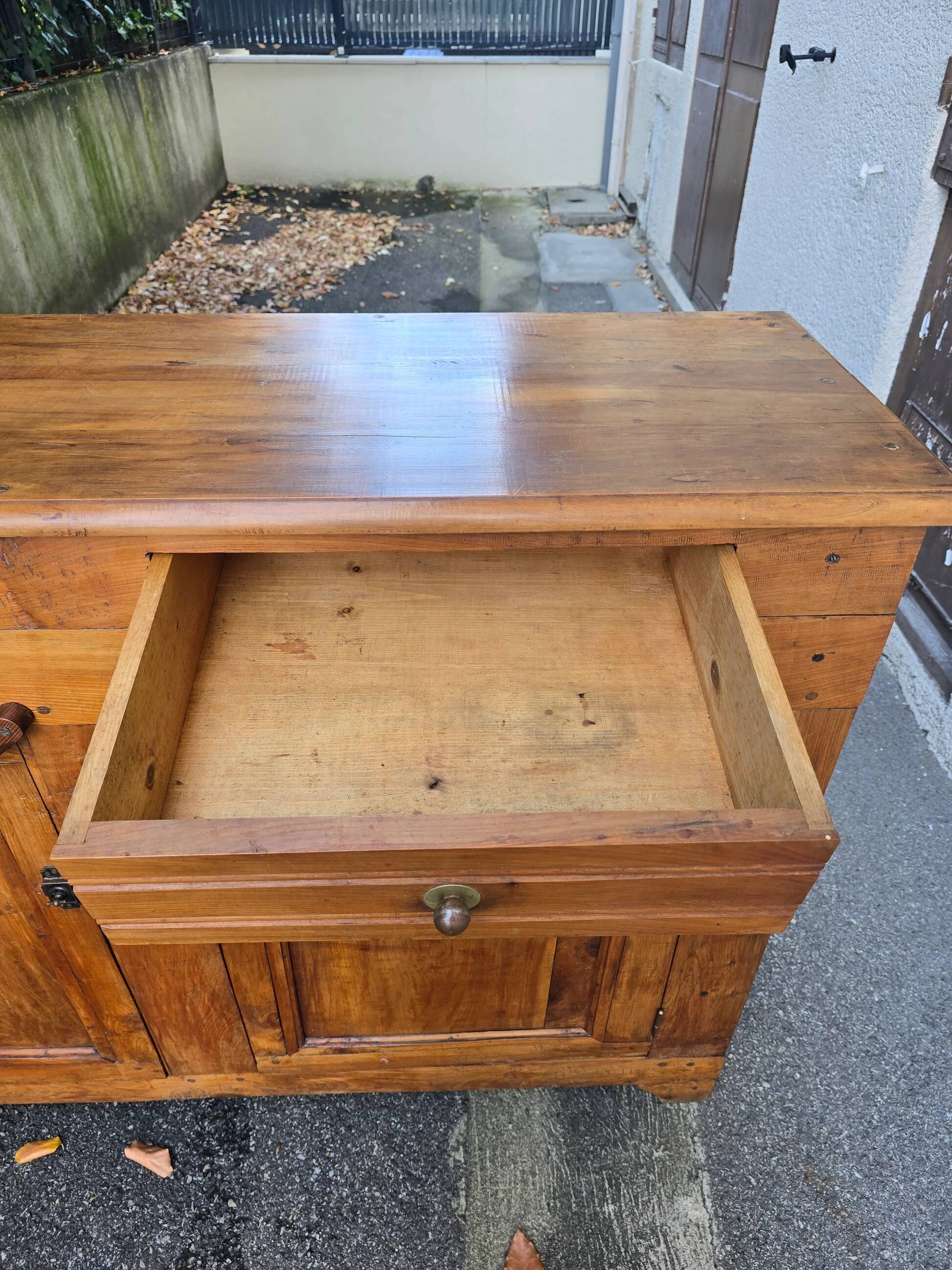 Old farmhouse sideboard in solid cherry – rustic country style