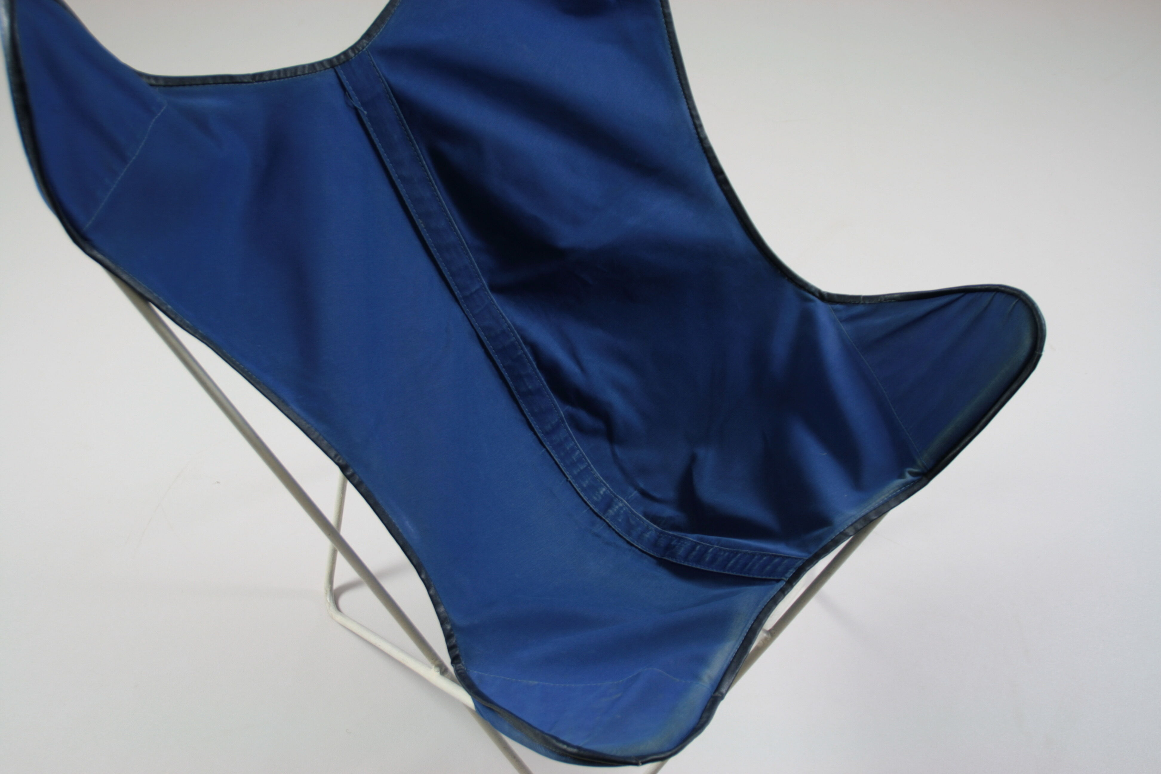 Pair of AA butterfly armchairs, 1970s