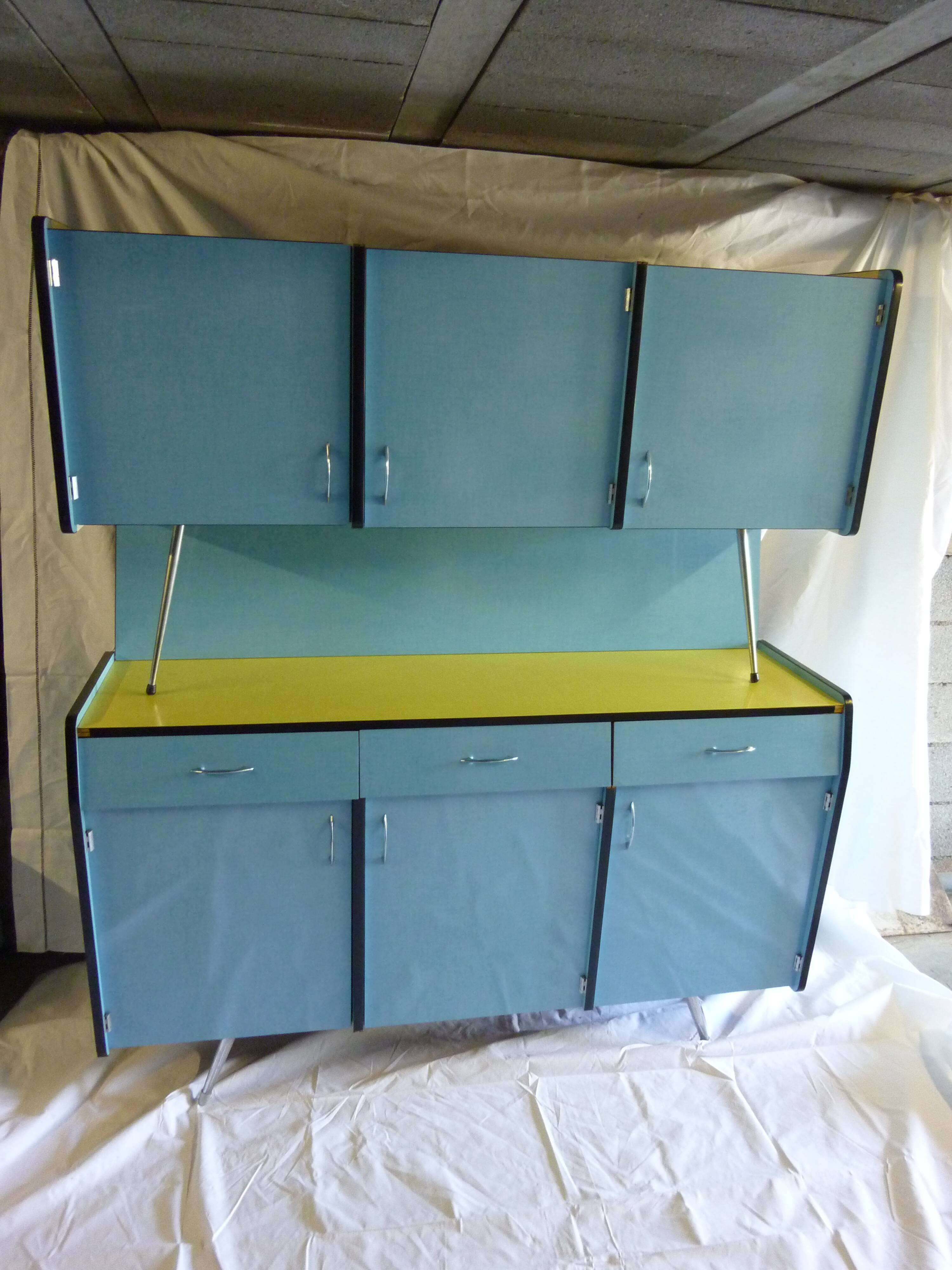 Buffet in blue and yellow formica