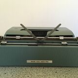 Olivetti Lettera 32 typewriter