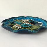Decorative plate in relief with floral motif