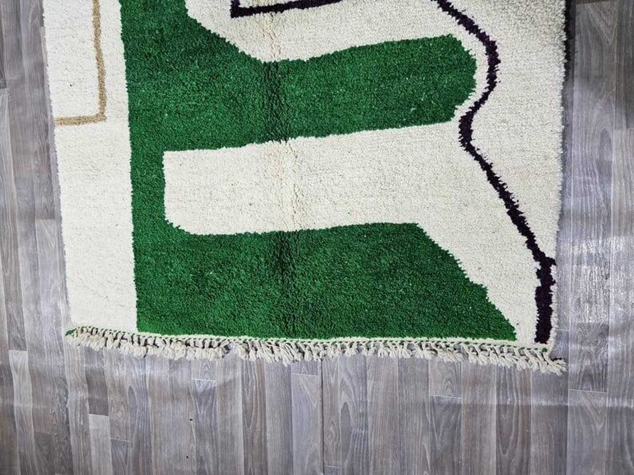 Traditional pure wool handwoven rug size 150/250 cm