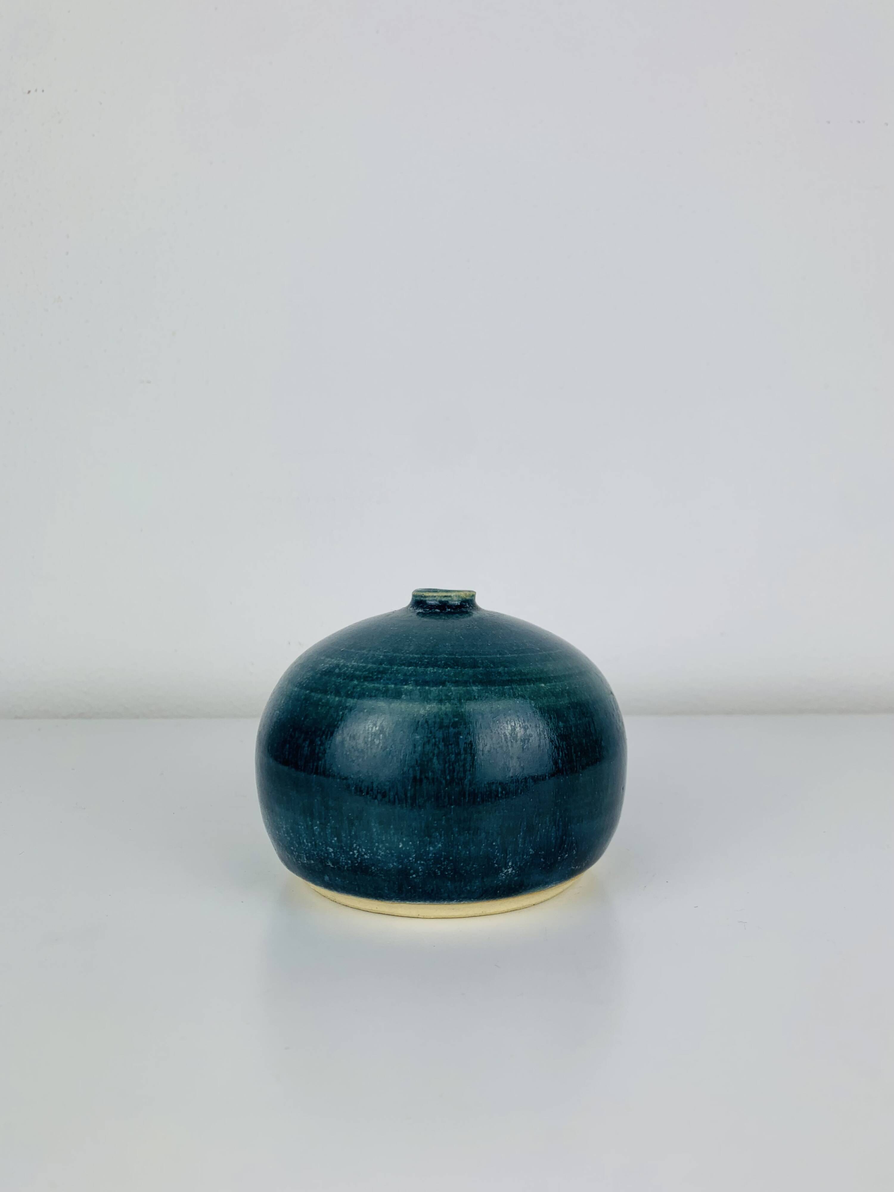 Vase boule céramique bleu, vintage
