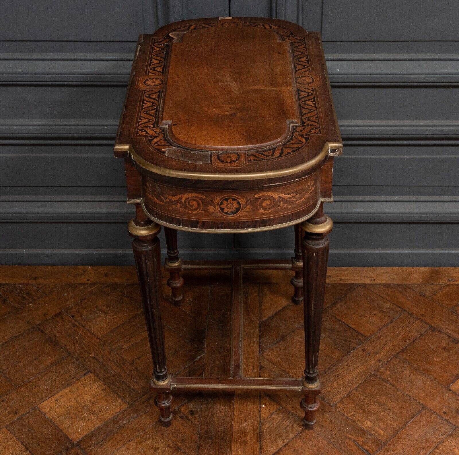 Napoleon III hairdresser worker marquetry 4 feet decorated with bronze