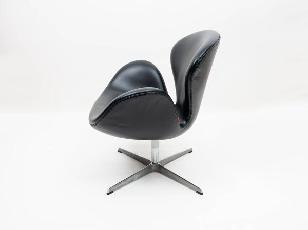 Chaise danoise Swan design Arne Jacobsen Fritz Hansen
