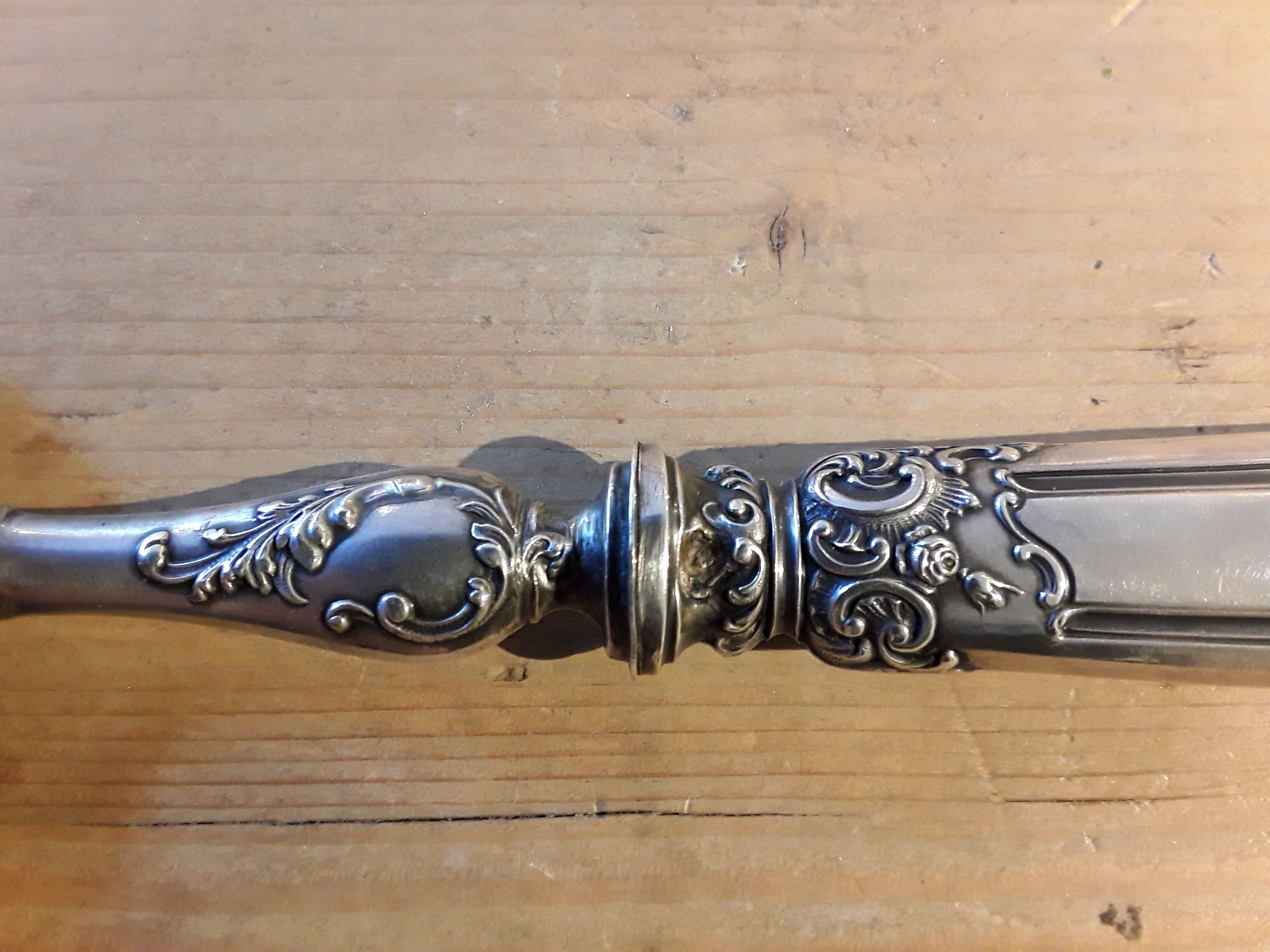 Filled silver pie shovel