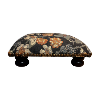 Floral foot rest
