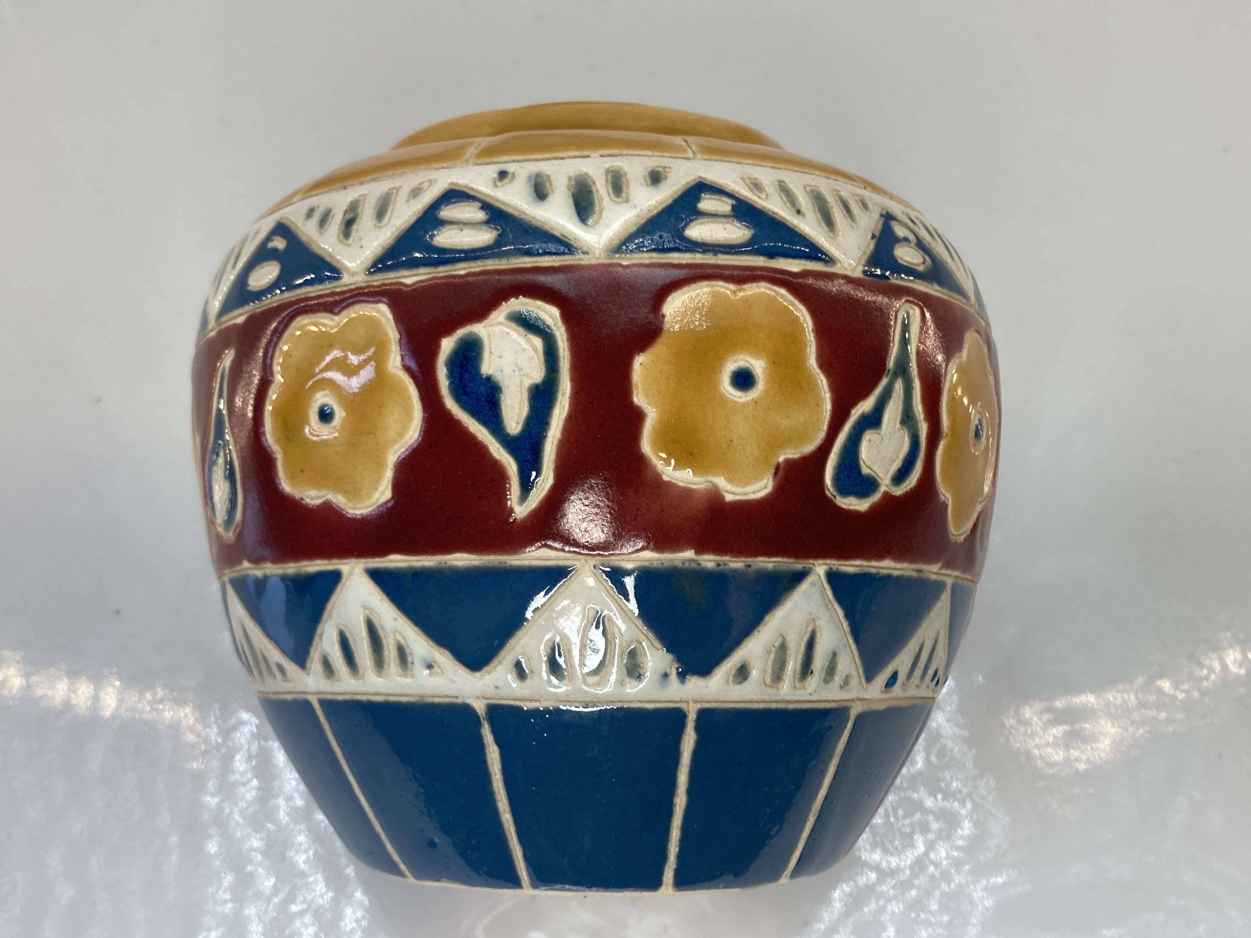 Old pot cover in enamelled and cloisonné earthenware