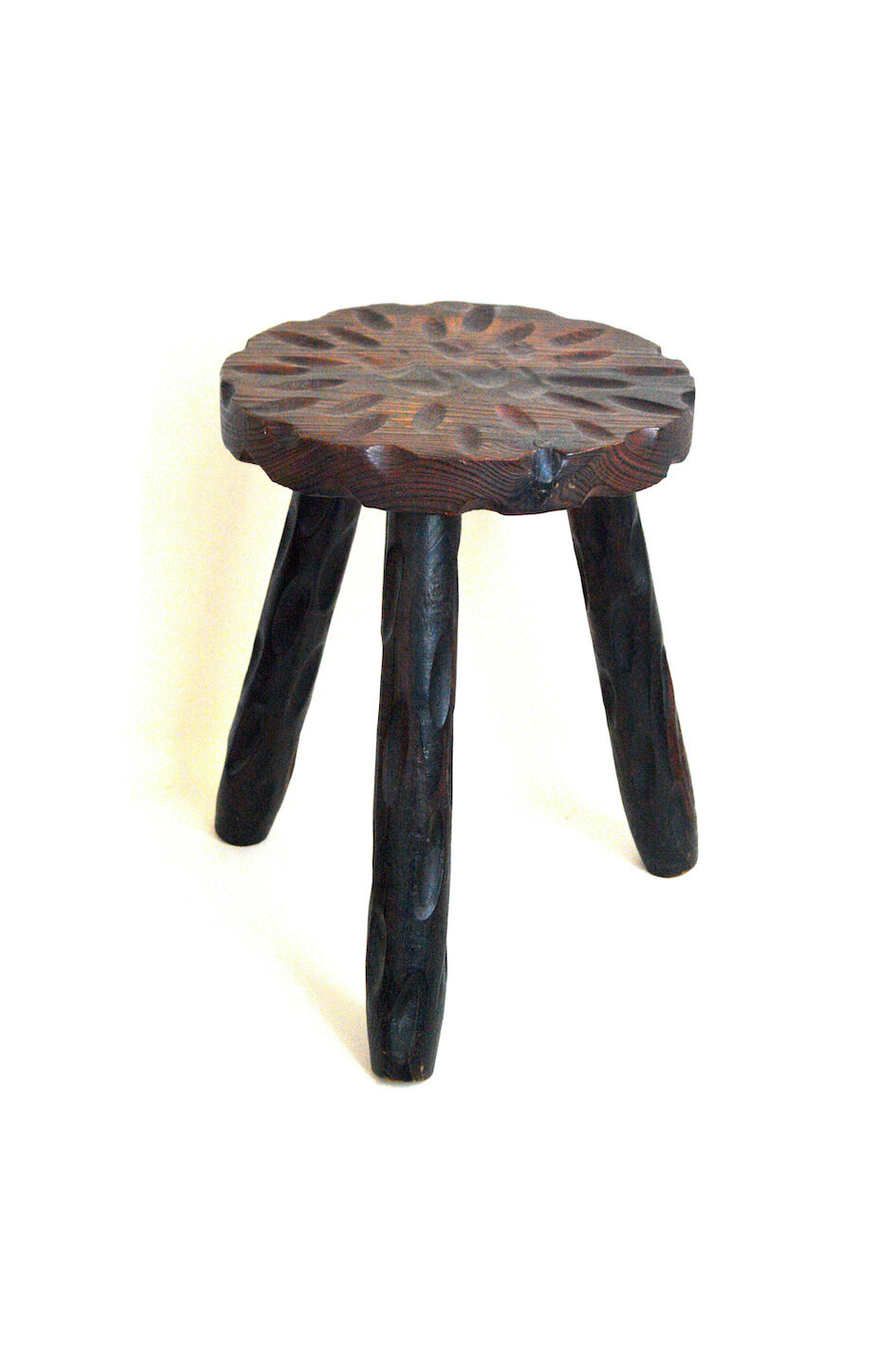 Spanish tripod stool