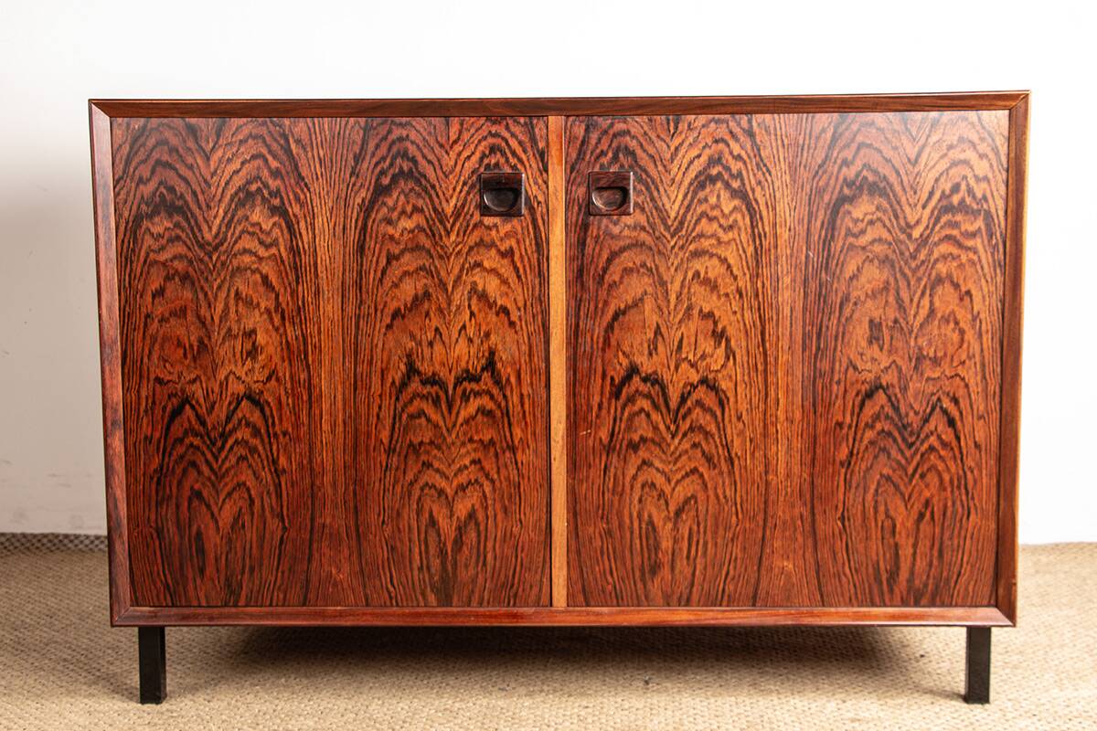Buffet ou petite enfilade Scandinave en Palissandre par Erik Brouer 1960.