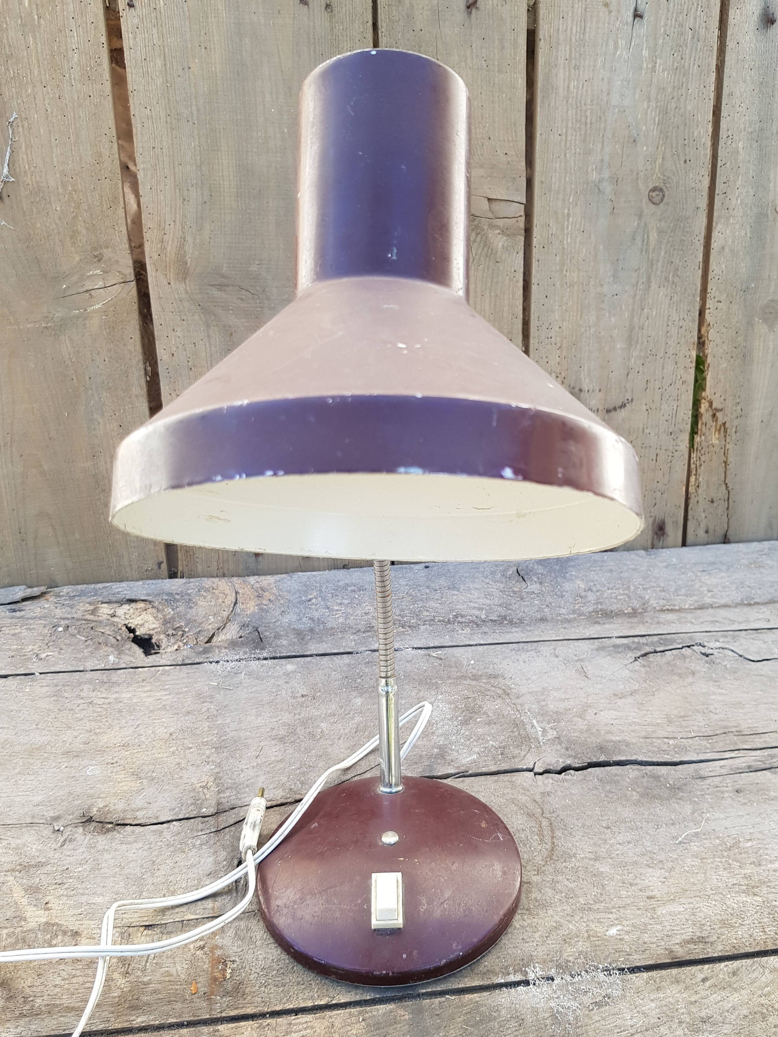 1970 articulated desk lamp