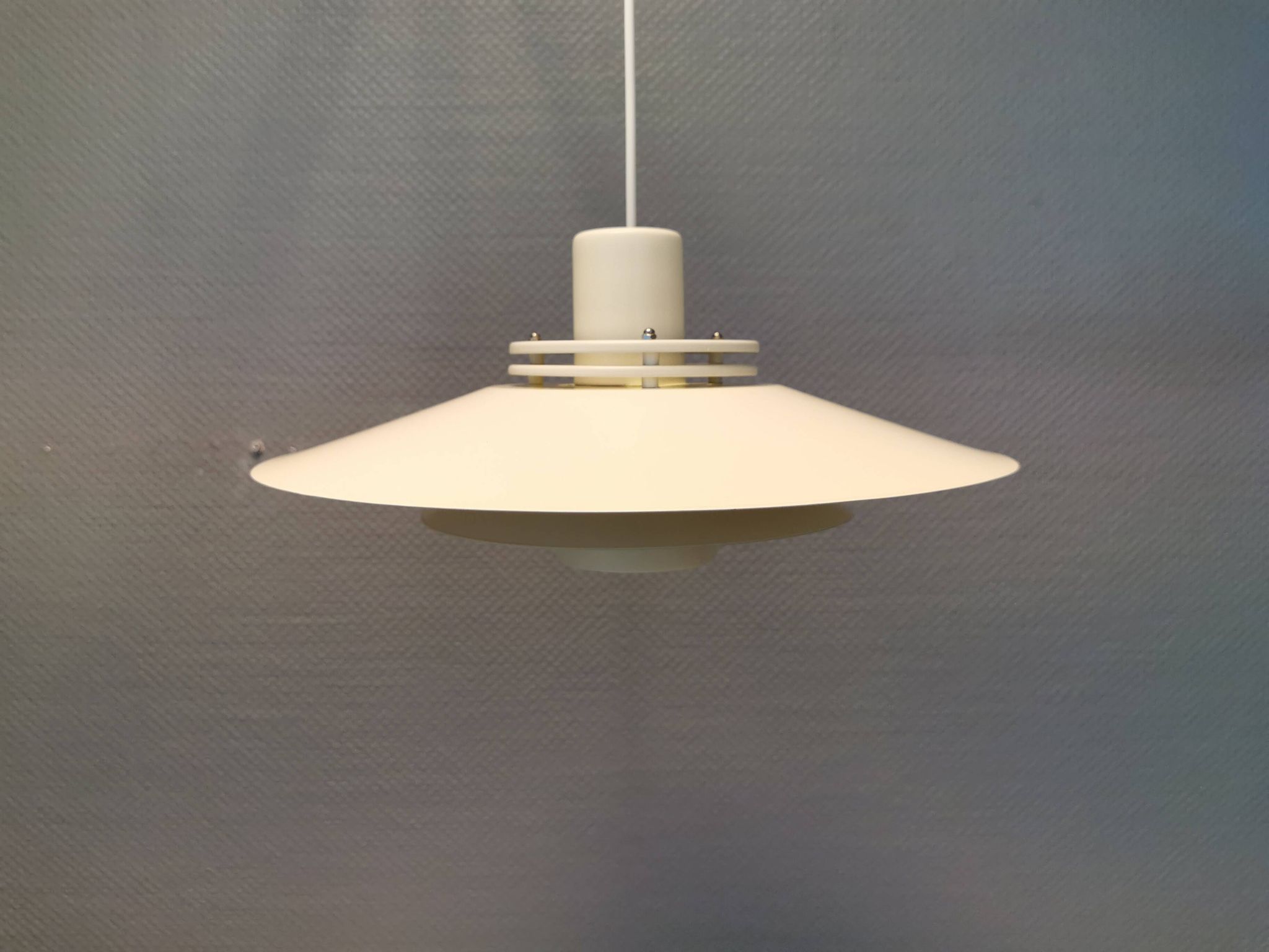 Danish Hanging lamp in white lacquered metal (not shiny white more cracked white) 1980s