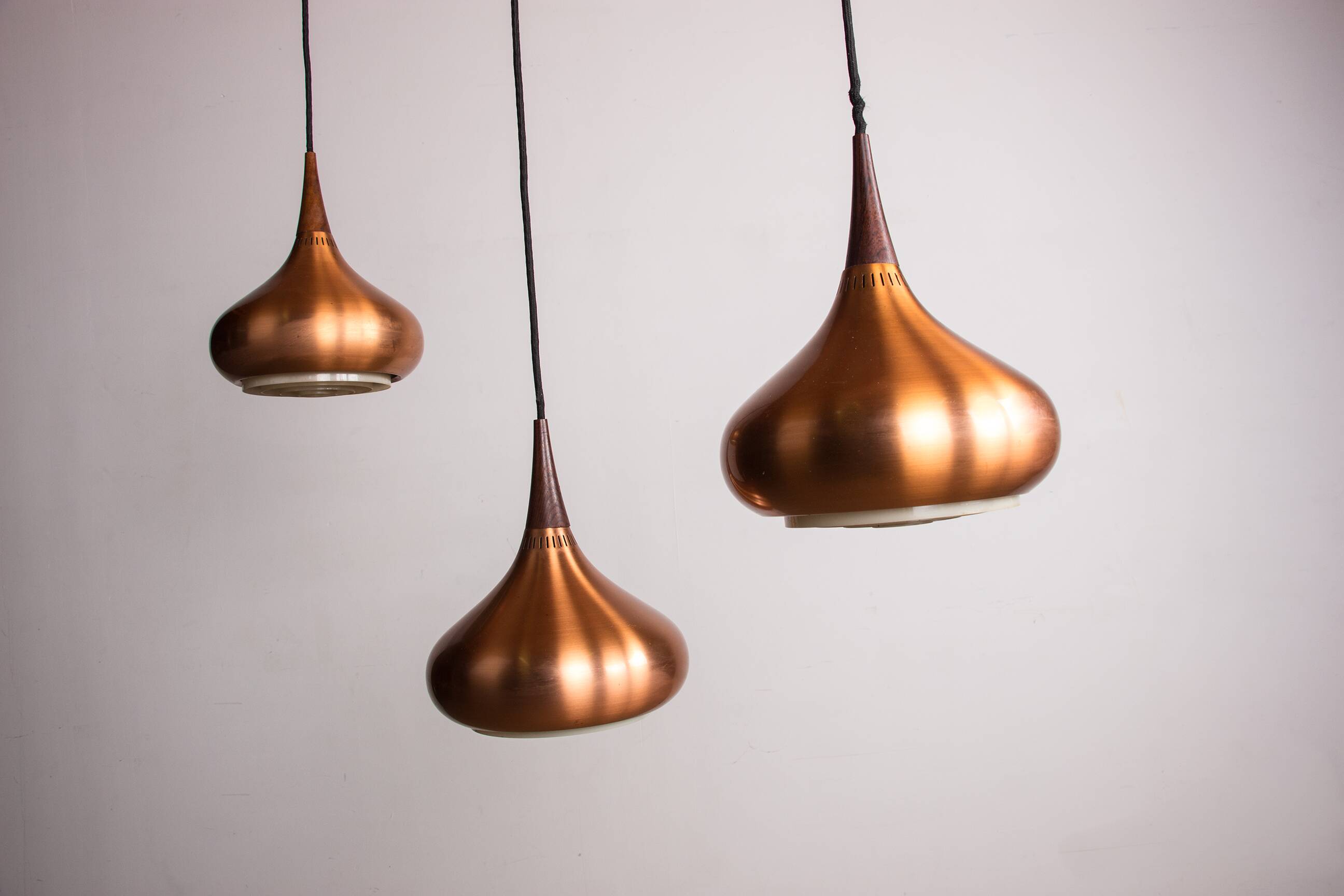 Triple Danish pendant light in metal and Rosewood, Orient model, Jo Hammerborg for Fog & Morup.