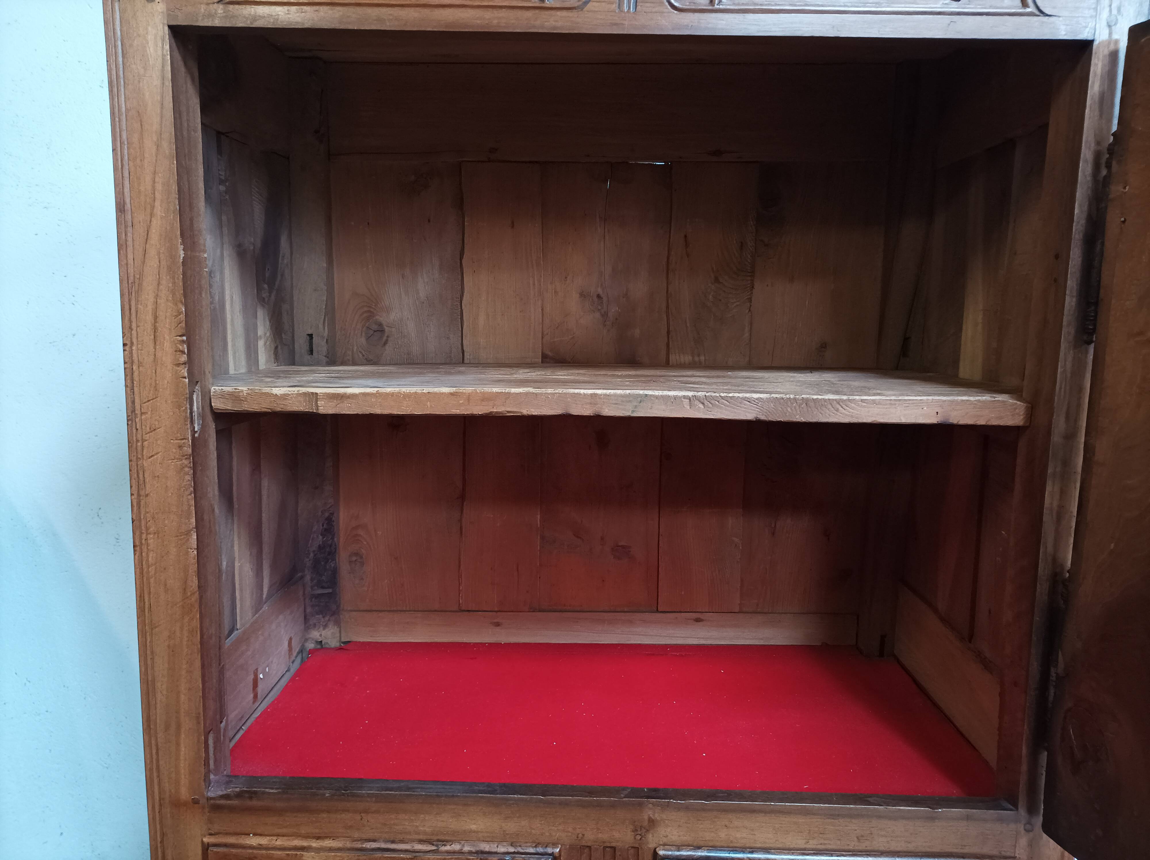 Louis XV standing man in walnut 18th century