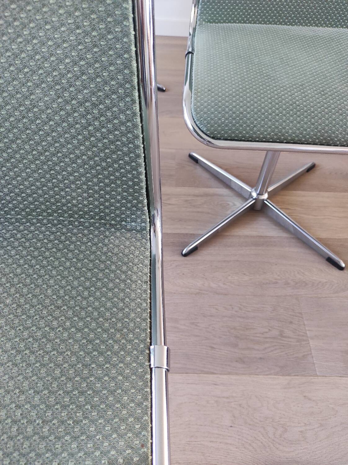 Suite de 6 chaises pivotantes Roche Bobois, 70's