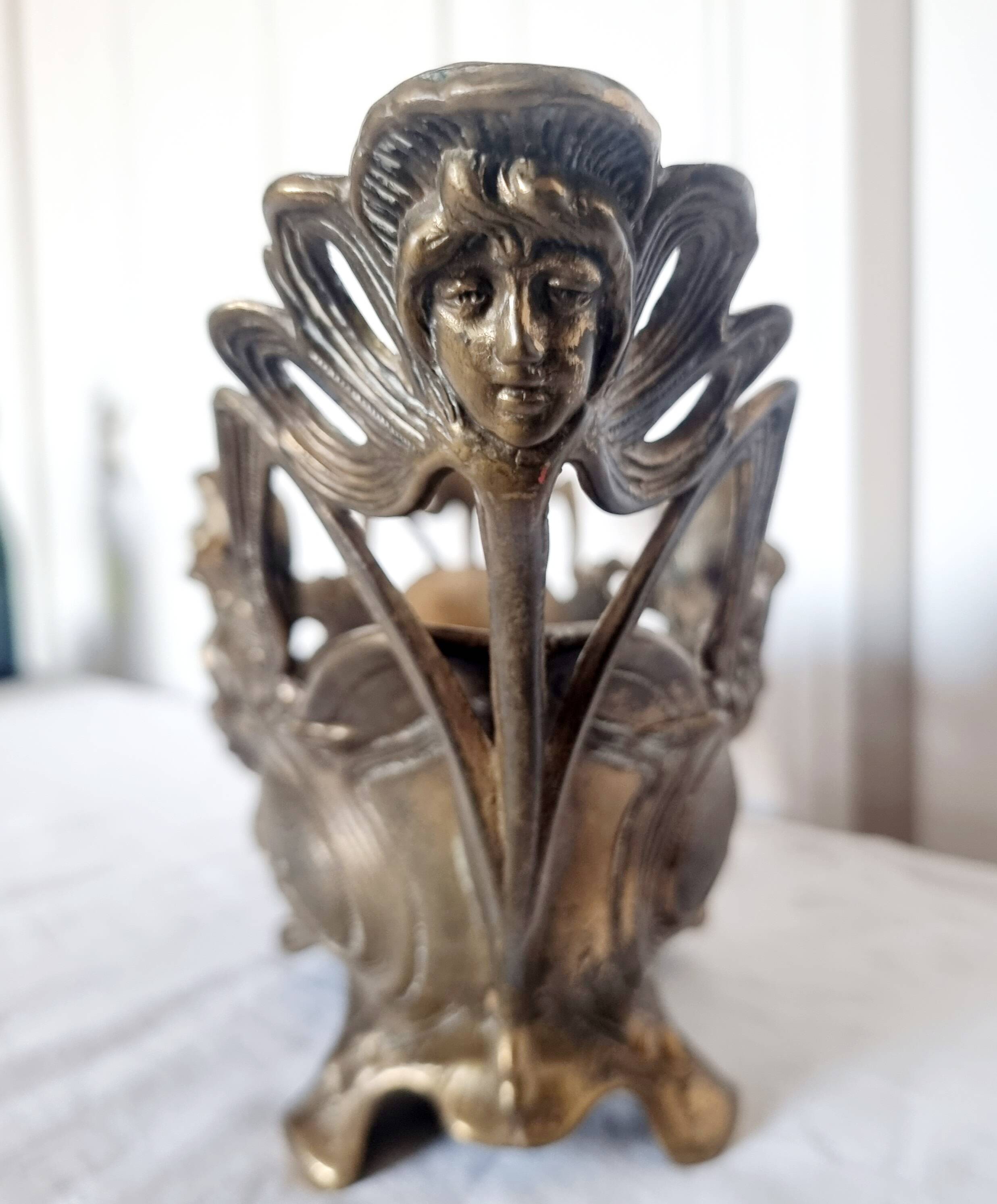 French Art Nouveau bronze planter decorated with a female mermaid
