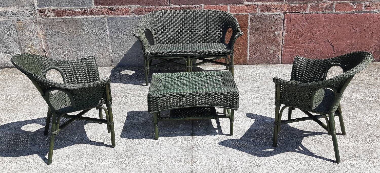Salon de jardin complet en rotin. (Sofa, fauteuils x 2, table basse)