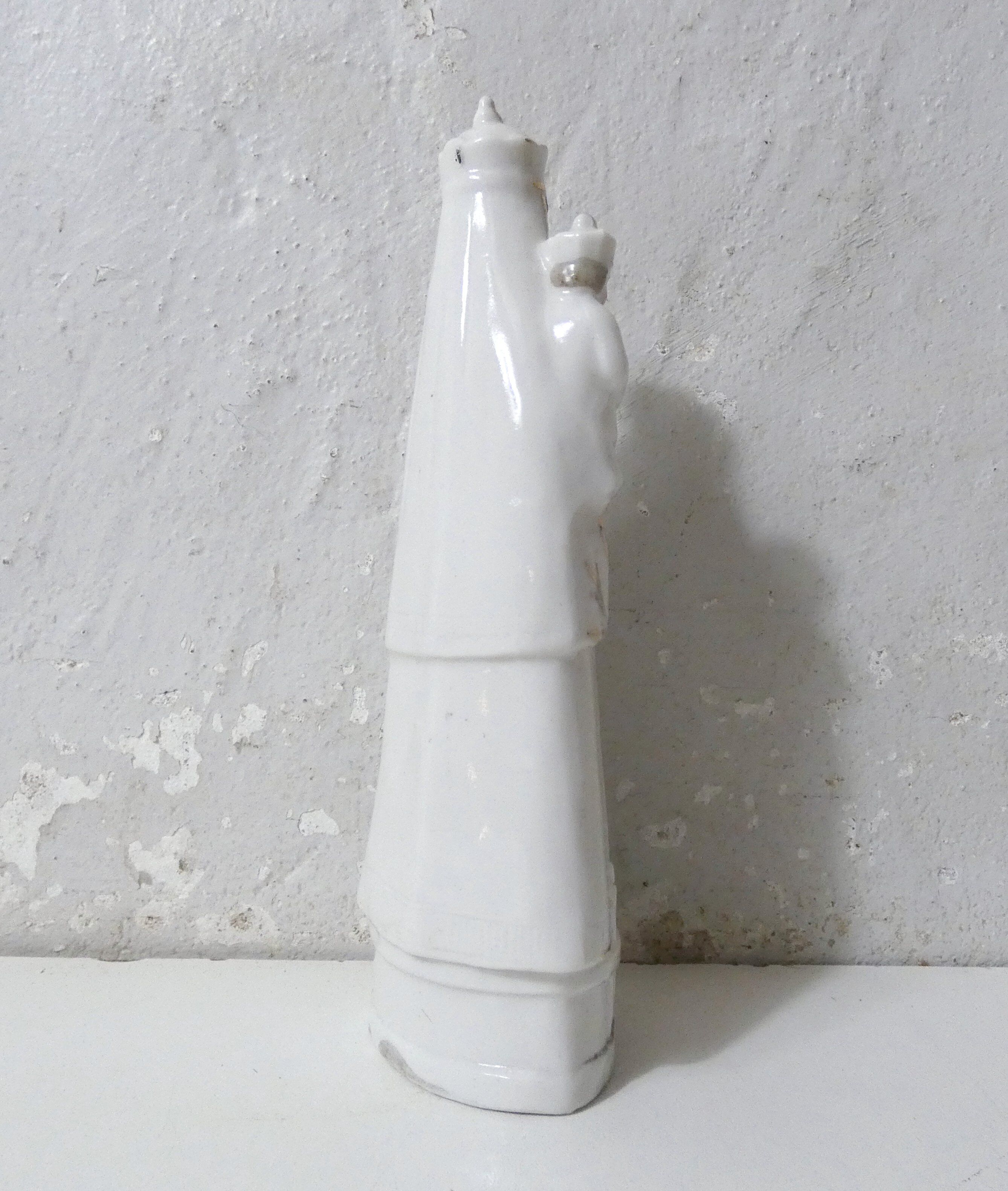 Old porcelain statue of the Virgin Mary, Notre Dame, 16.5 cm.