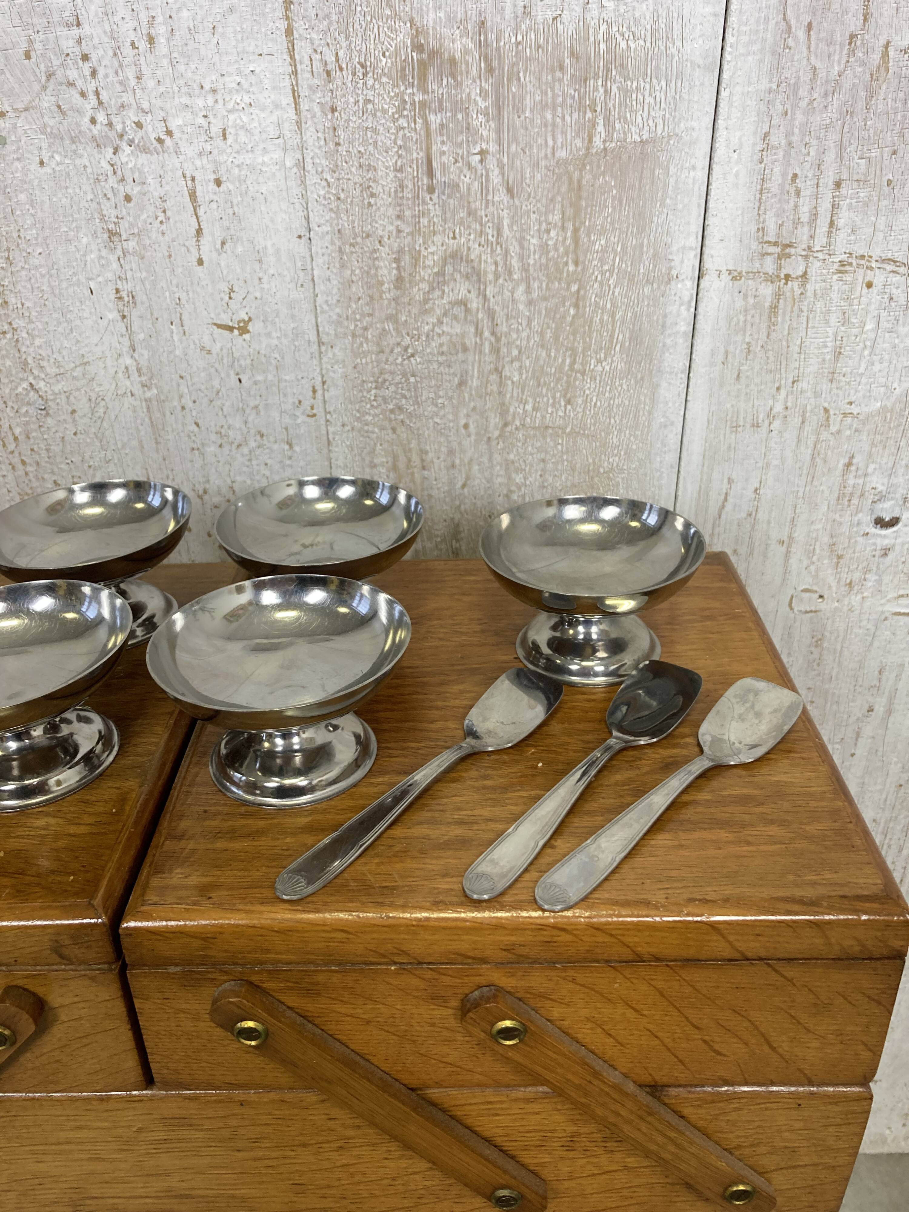 Set de 6 coupes à glace et petites cuillières