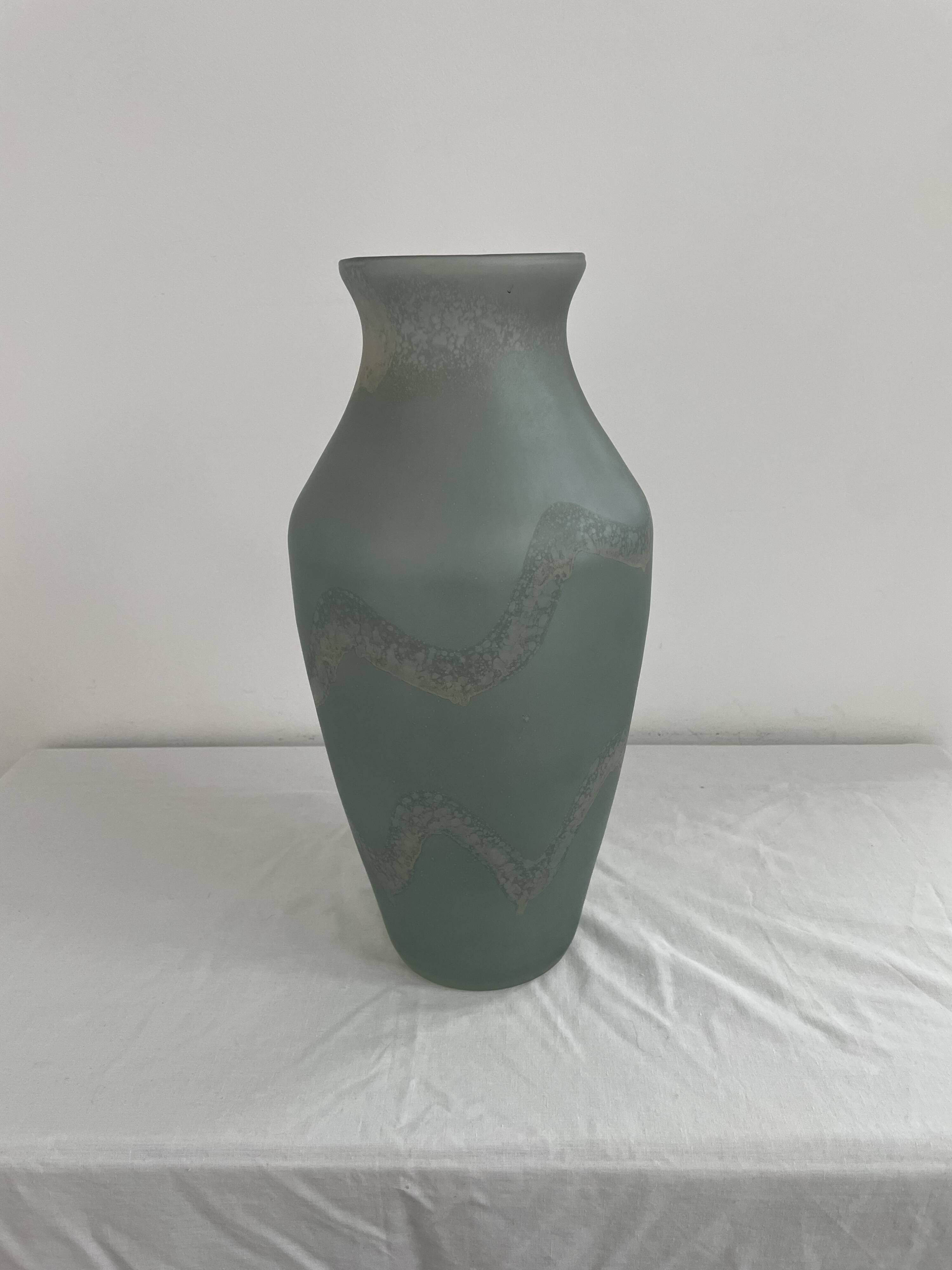 Large glass vase, Trait d'Union, gray-green tones, sandblasted vase decoration, elegant and chic