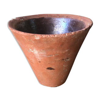 Brutalist resin pot