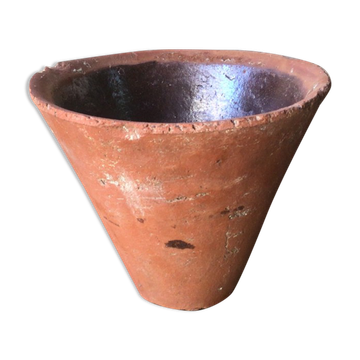 Pot brutalist resin