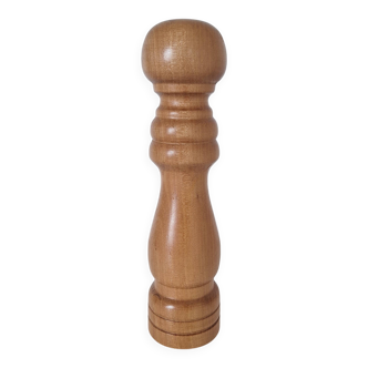 Wooden salt shaker