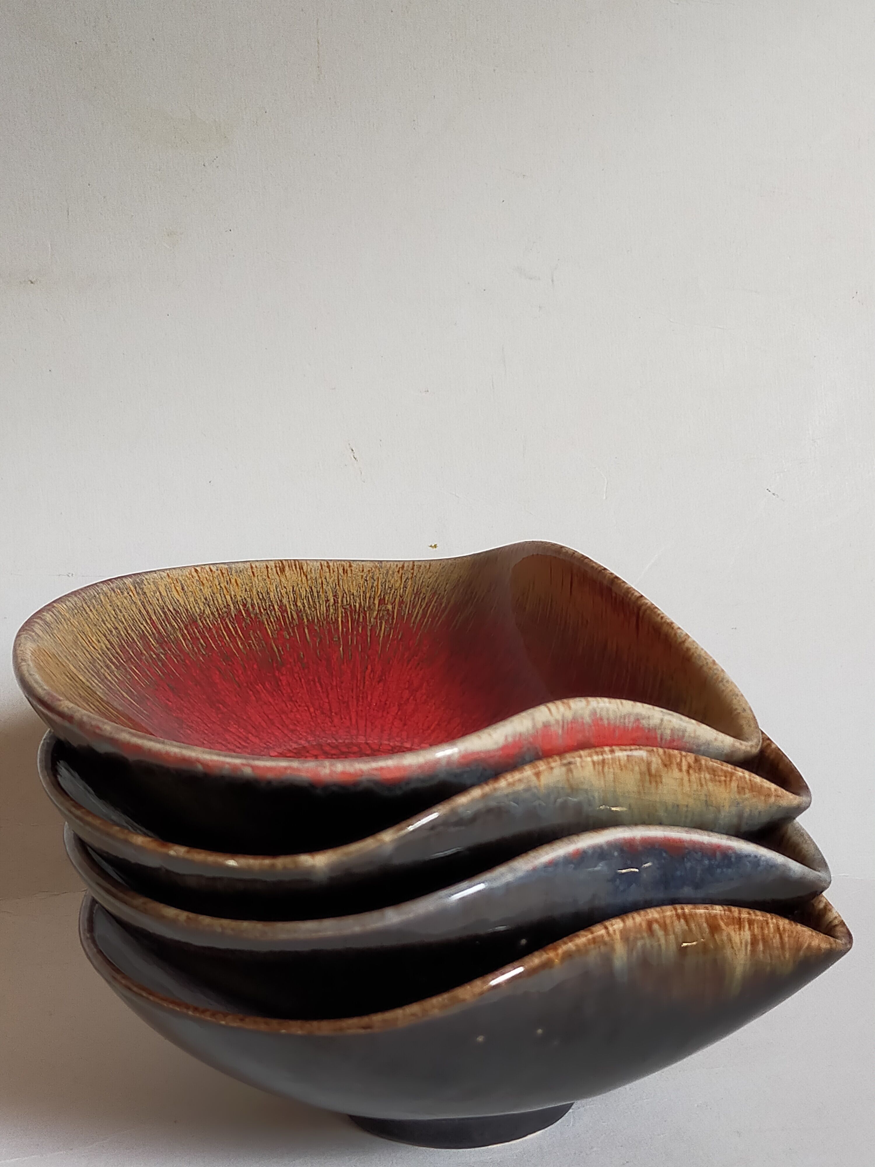 Four bowls free-form cups with French metal enamel