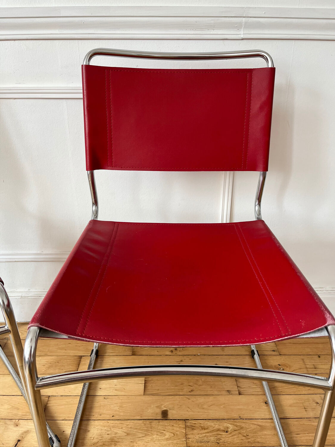 Paire de chaises vintage en métal et cuir