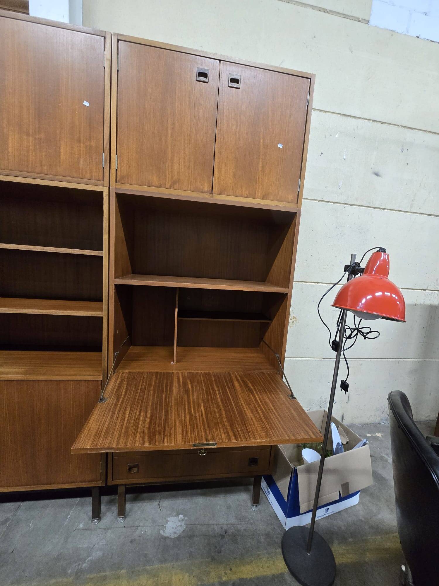 Bibliothèque/vitrine vintage en bois MDK