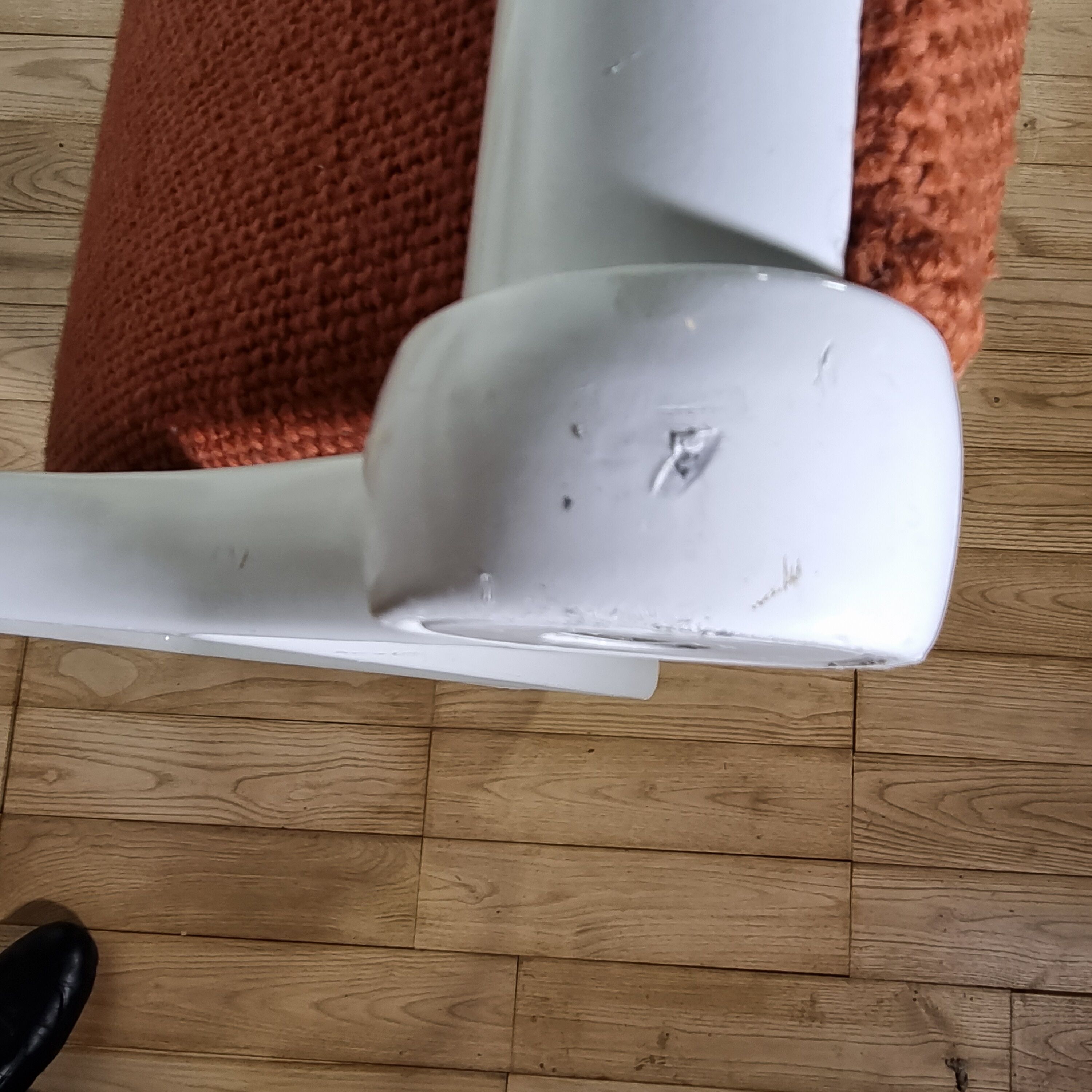 Sling Hanah and Morrison, Knoll Inc.