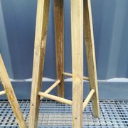 Duo de sellettes en bois brut