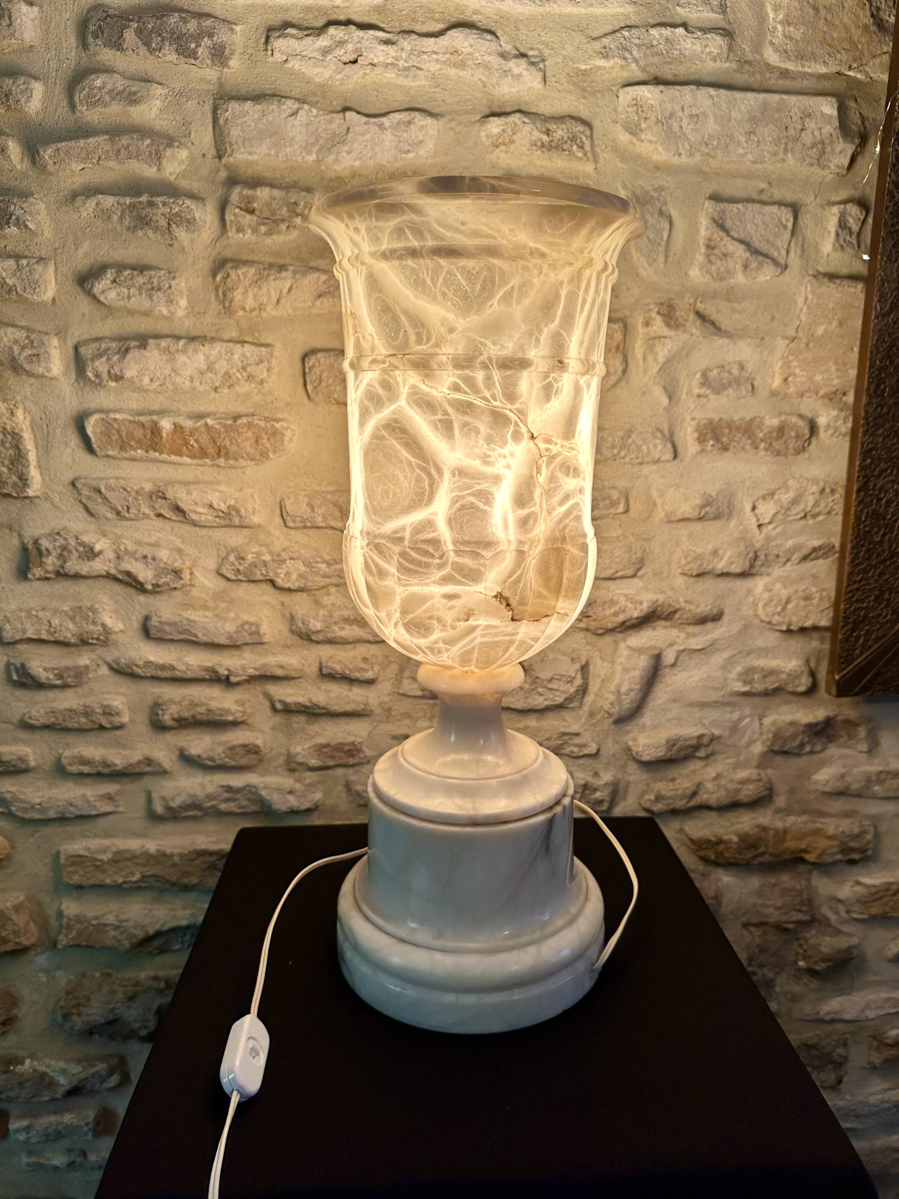 “medicis” lamp in vintage alabaster 70