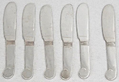 Christofle, 6 butter knives, spreaders, Luc Lanel, in silver-plated metal.