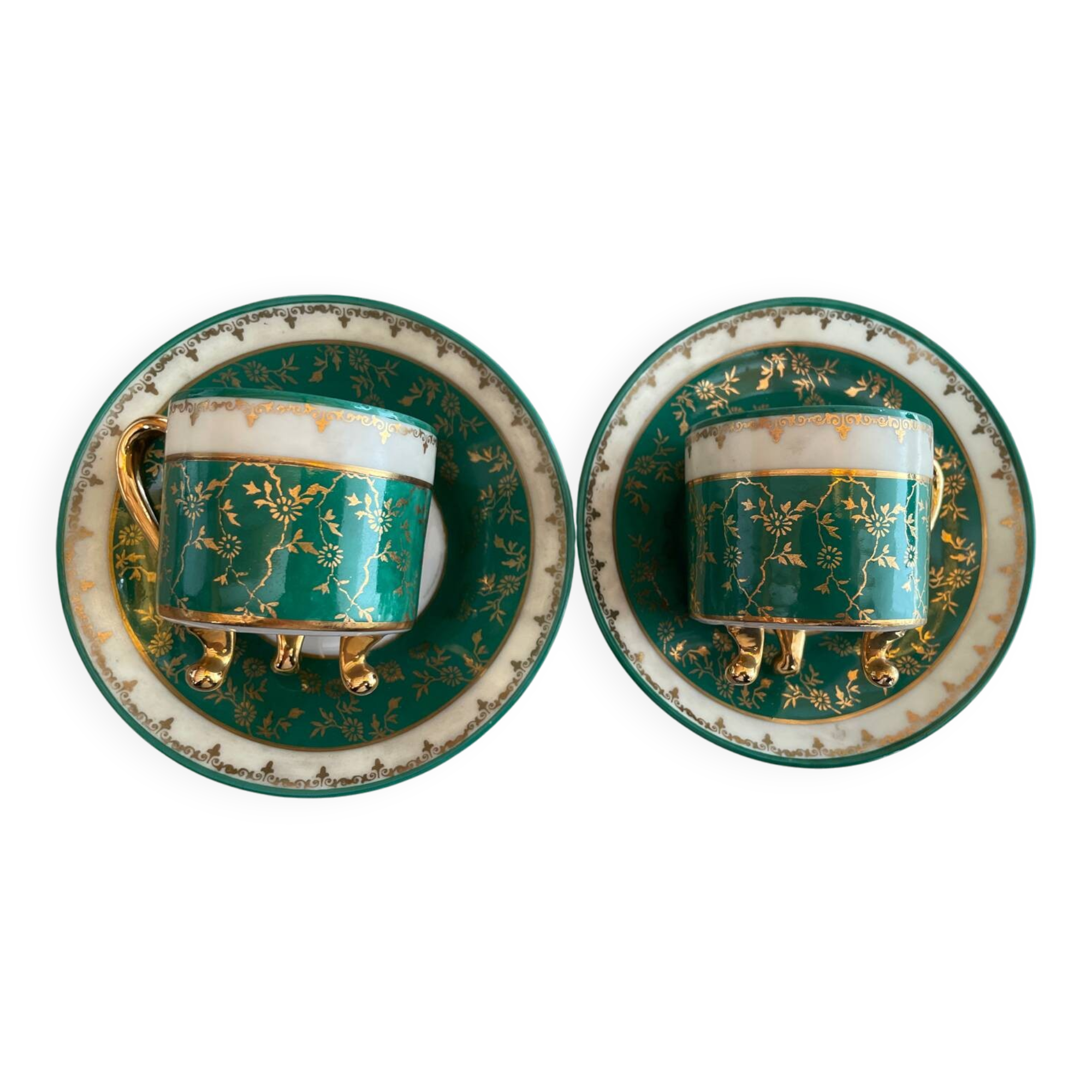 Deux tasses en porcelaine