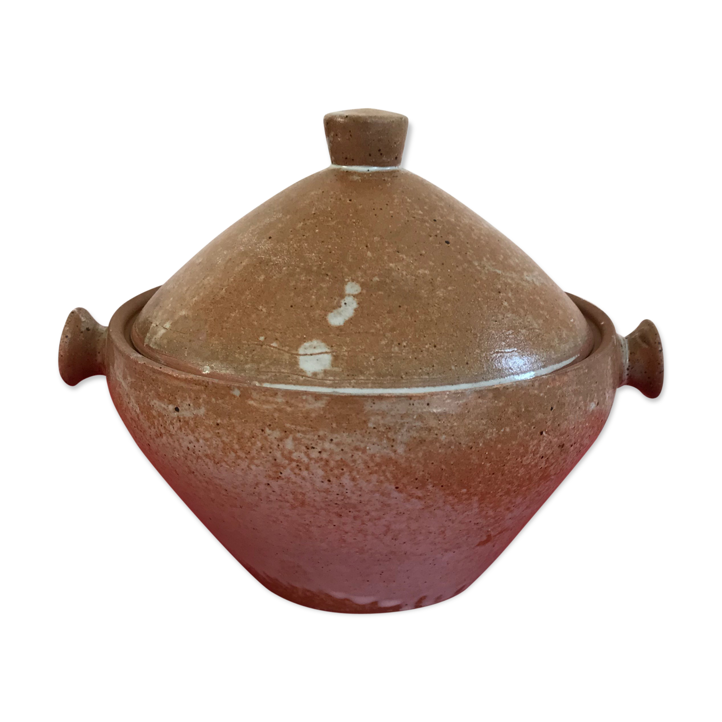 Soup tureen in sandstone