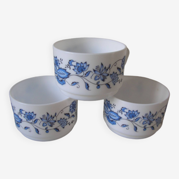 Lot de 3 anciennes grandes tasses Arcopal décor fleur bleue design cuisine 70's
