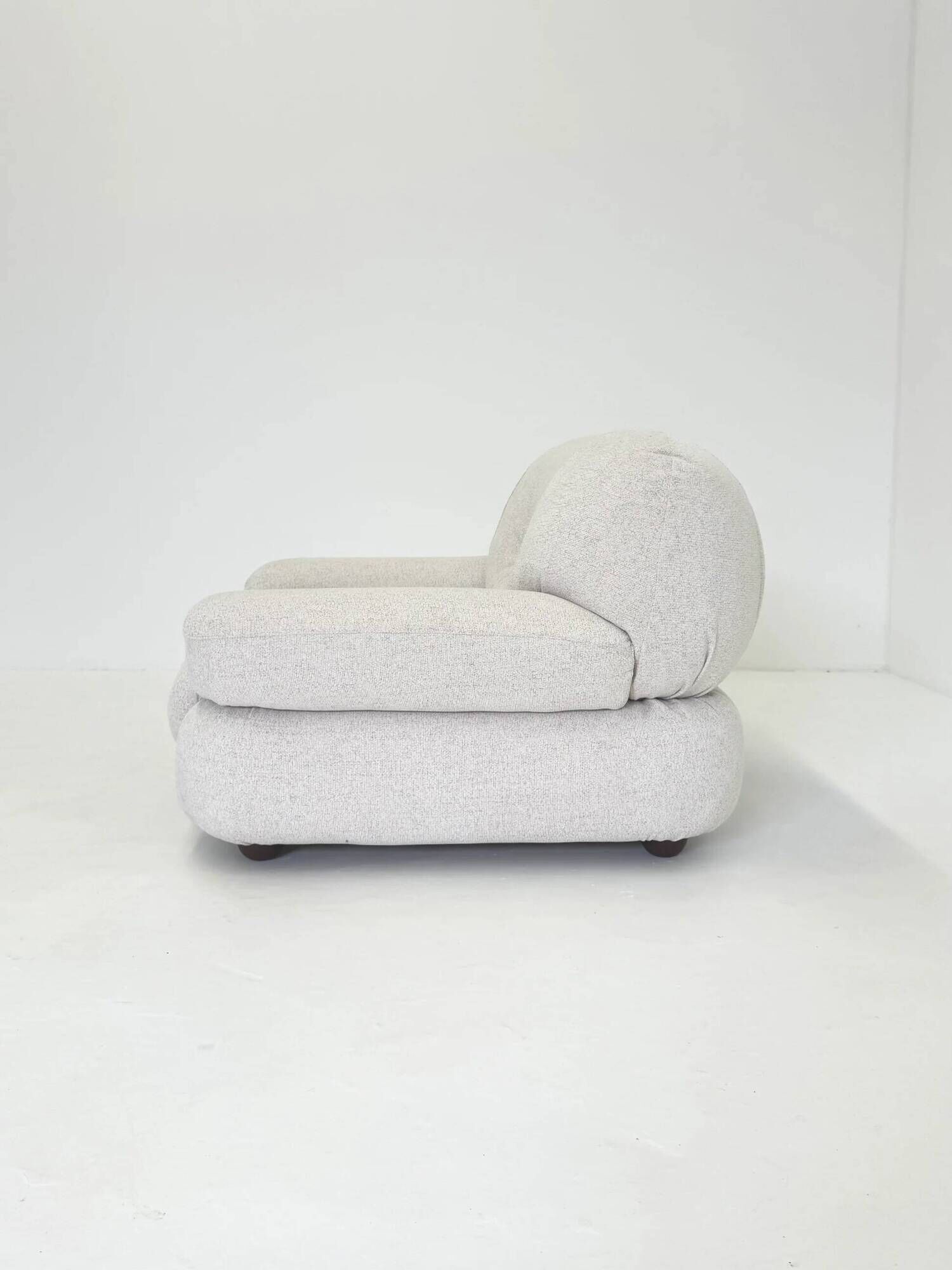 Sapporo armchair by Mario Marenco for Mobil Girgi in cream beige