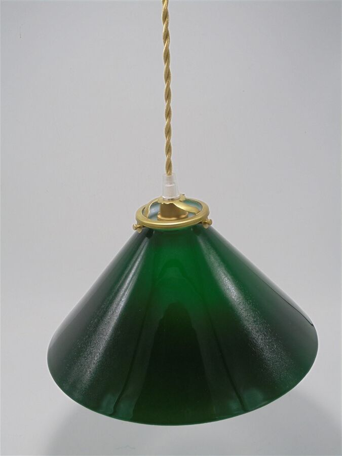 Suspension conique en opaline verte