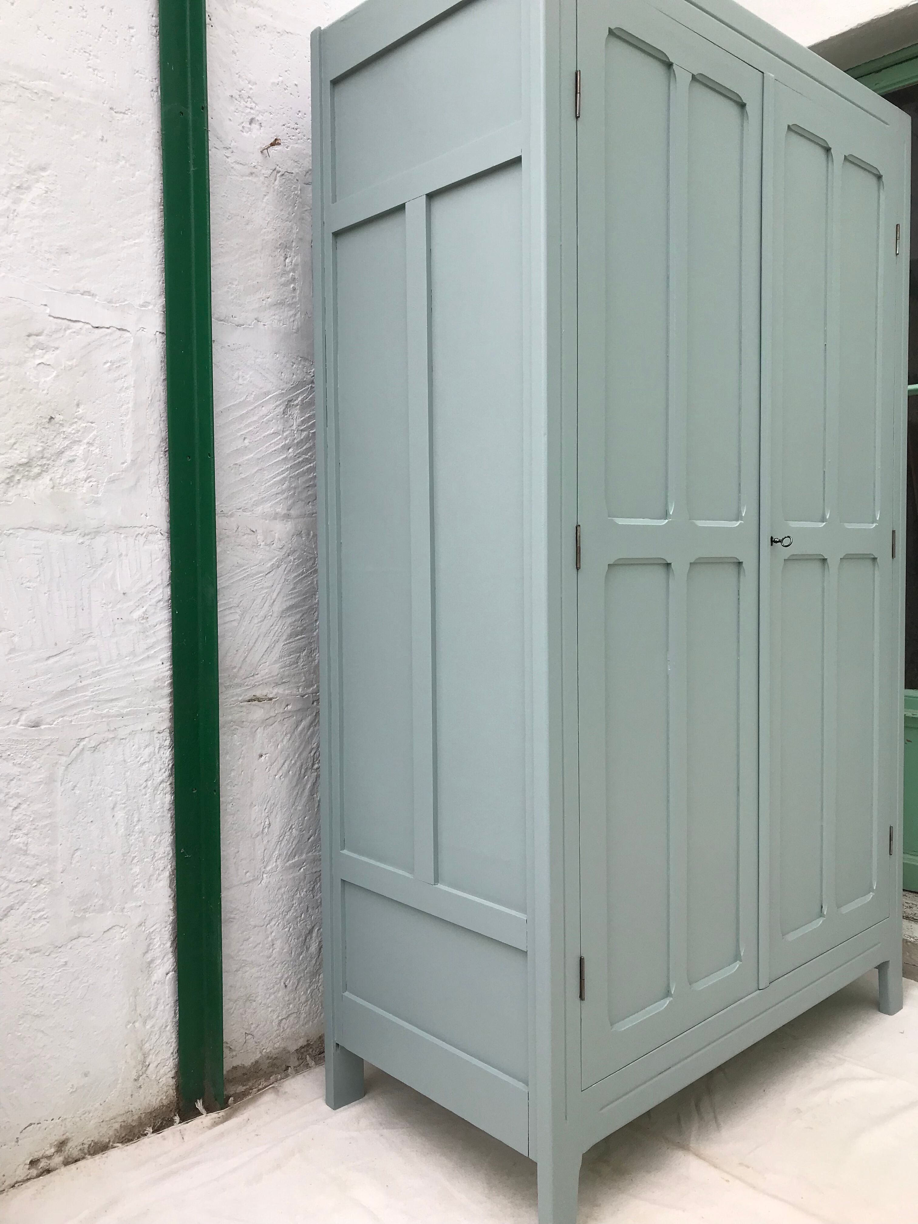 Armoire parisienne vert amande from Ressources