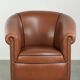 English cowhide club armchair with a luxurious finish and a good appearance
