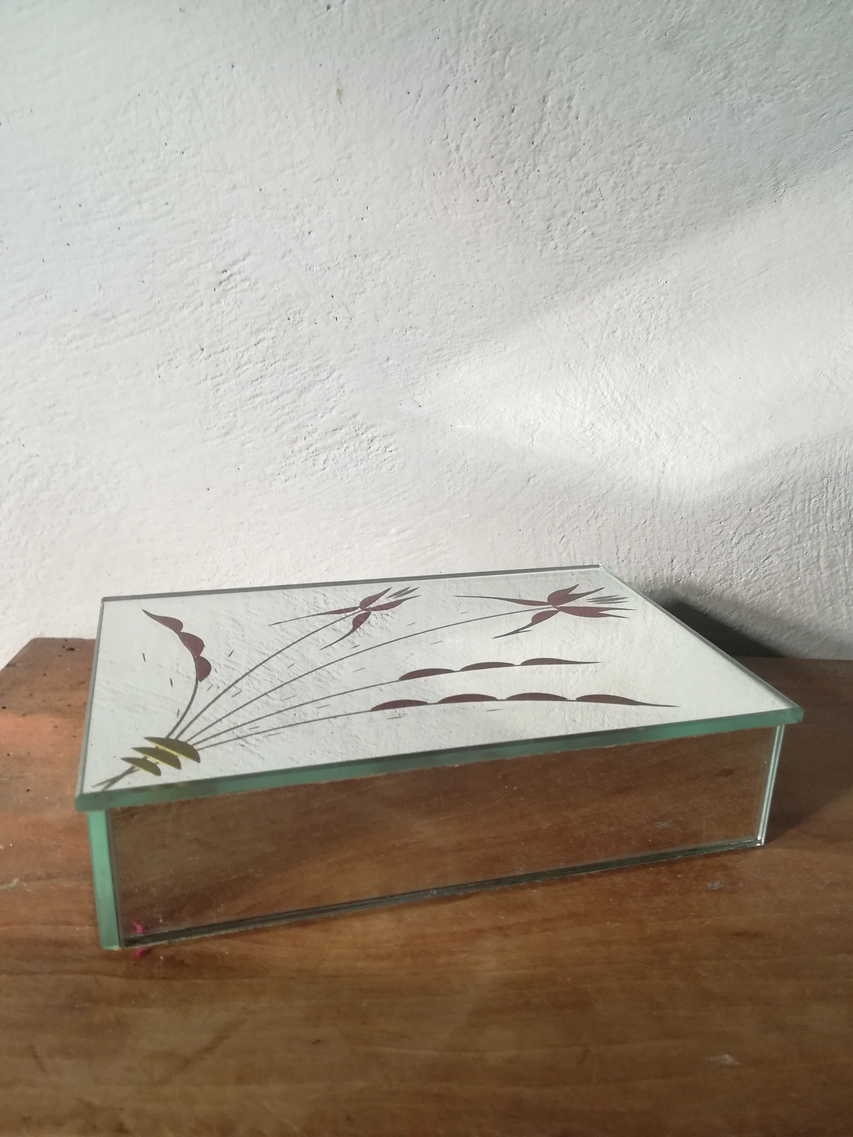 A multi-shed glass box